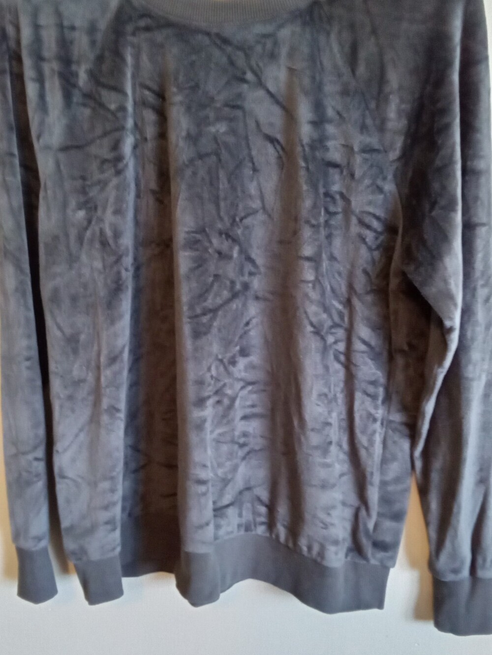 #6072 Grey Velour Pullover. -  M